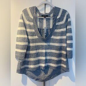 NWT blue and white thin knit sweater size medium